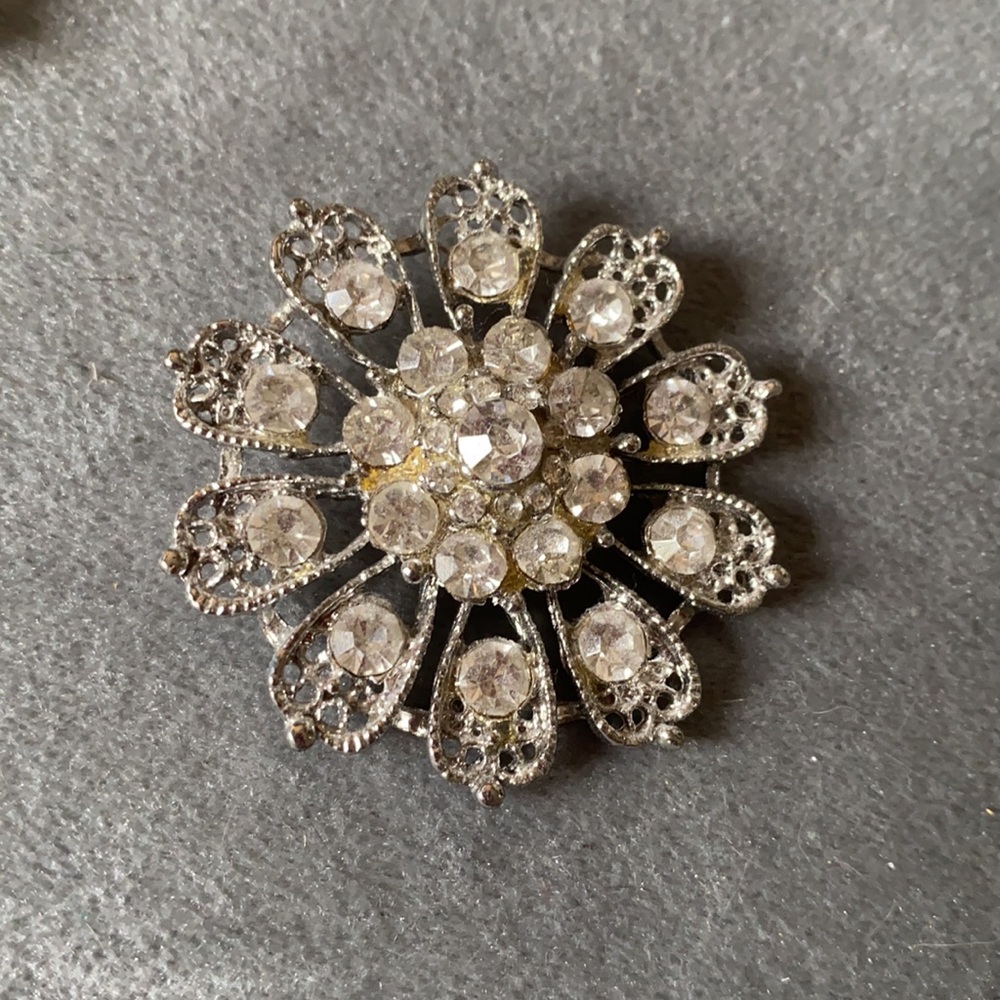 Silver Rhinestone Shoe Clips - Picture 3 of 5